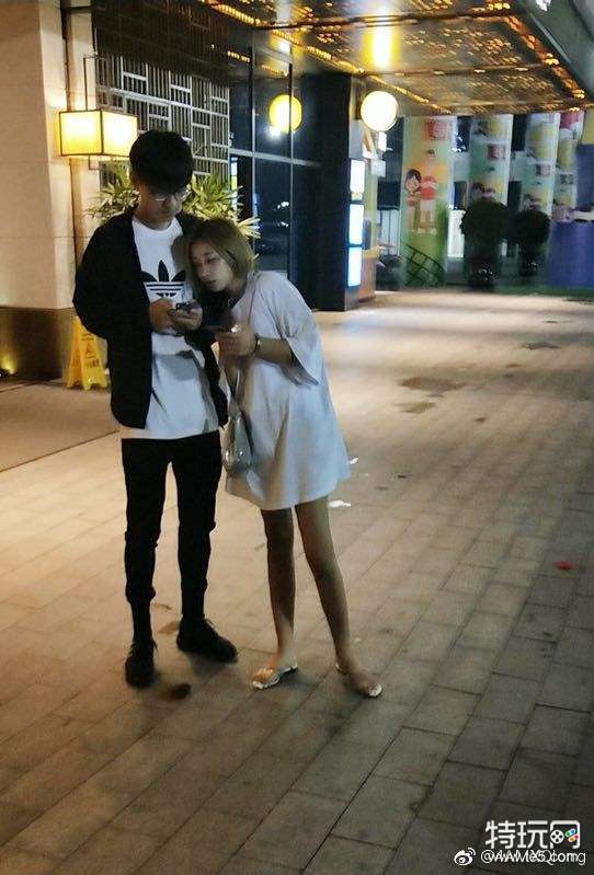 昨天,灭亡哥在微博上公布了恋情,而对象就是4am战队老板韦神的女朋友