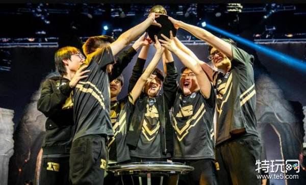 PDD手术前朋友圈鼓励RNG 心不死行不止