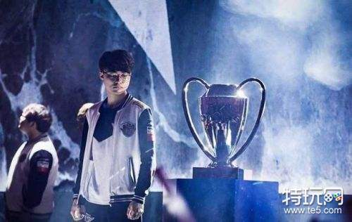 SKT重建:Faker9年就职于同一家俱乐部创记录