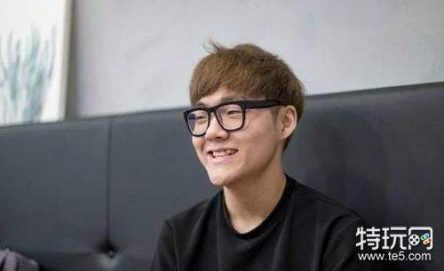 SKT新下路ADCTeddy和辅助Effort韩服王者局双排10连胜