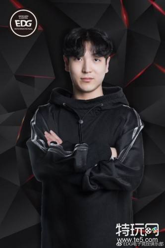 EDG公布管理教练组 Mole成为EDG替补中单
