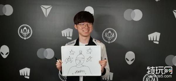 faker挑战一分钟画英雄 q版的盲僧逗趣画风