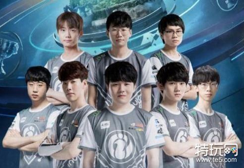 来看队员们似乎都还不错,之前一直被诟病的rng上单狼行和ig辅助宝蓝