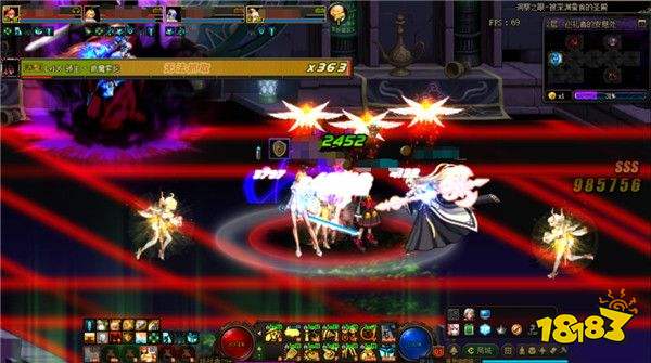 随后击飞圈内的所有玩家,机制3:索伦疯狂的撕碎周围的一切,对场上所有