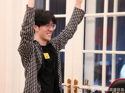 <b>WBG手帐：新基地解锁 Theshy开心坏了</b>