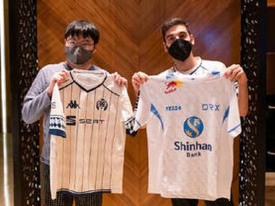 <b>DRX官博分享与MAD、ISG和LOUD互换队服照片</b>